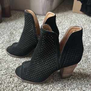 Lucky Brand black peep toe booties size 6.5